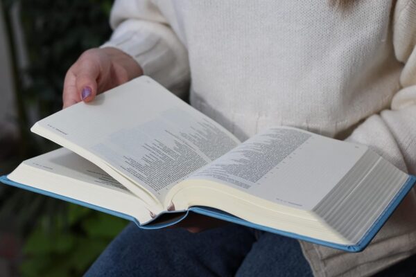 Biblia Católica de Apuntes Tapa dura Azul - Imagen 4