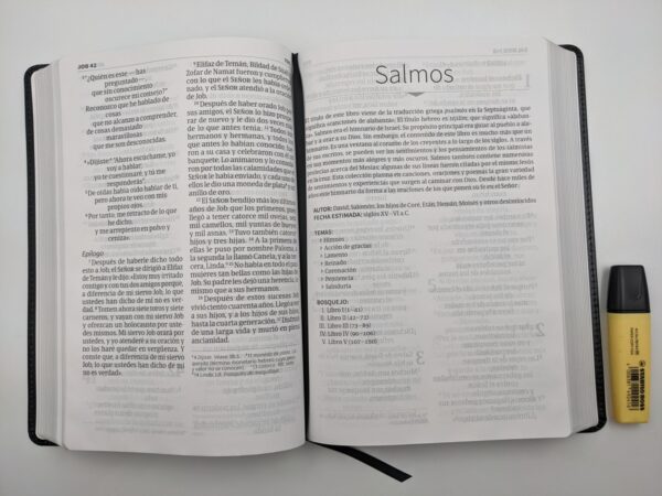 Biblia Letra Super Gigante Piel Fabricada NVI Negro - Imagen 5