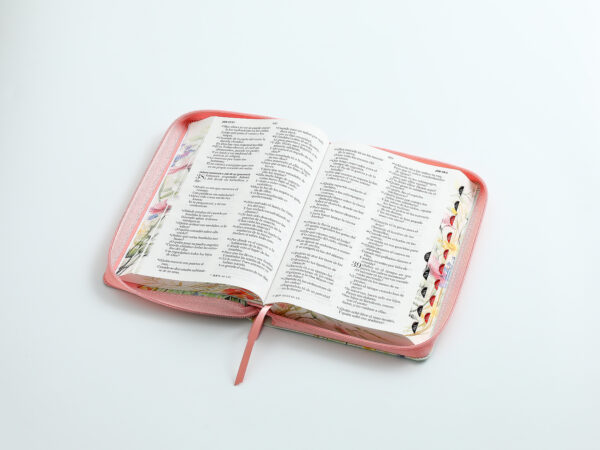 Biblia Letra Grande RVR 1960 Blanco Rosa Flores Zíper Pretty Coral Indice Cierre Manija - Imagen 4