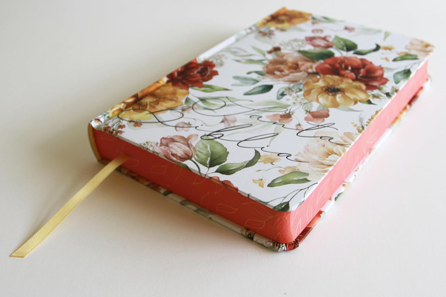 Biblia RVR 1960 letra grande tamaño manual, HC, flores rosadas y cantos pintados - Imagen 2