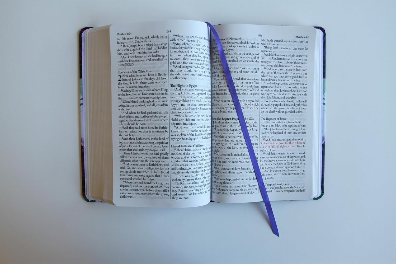 KJV Holy Bible, Large Print Medium Format, Purple Cloth Hardcover with Floral Design, Ribbon Marker, Red Letter - Imagen 6