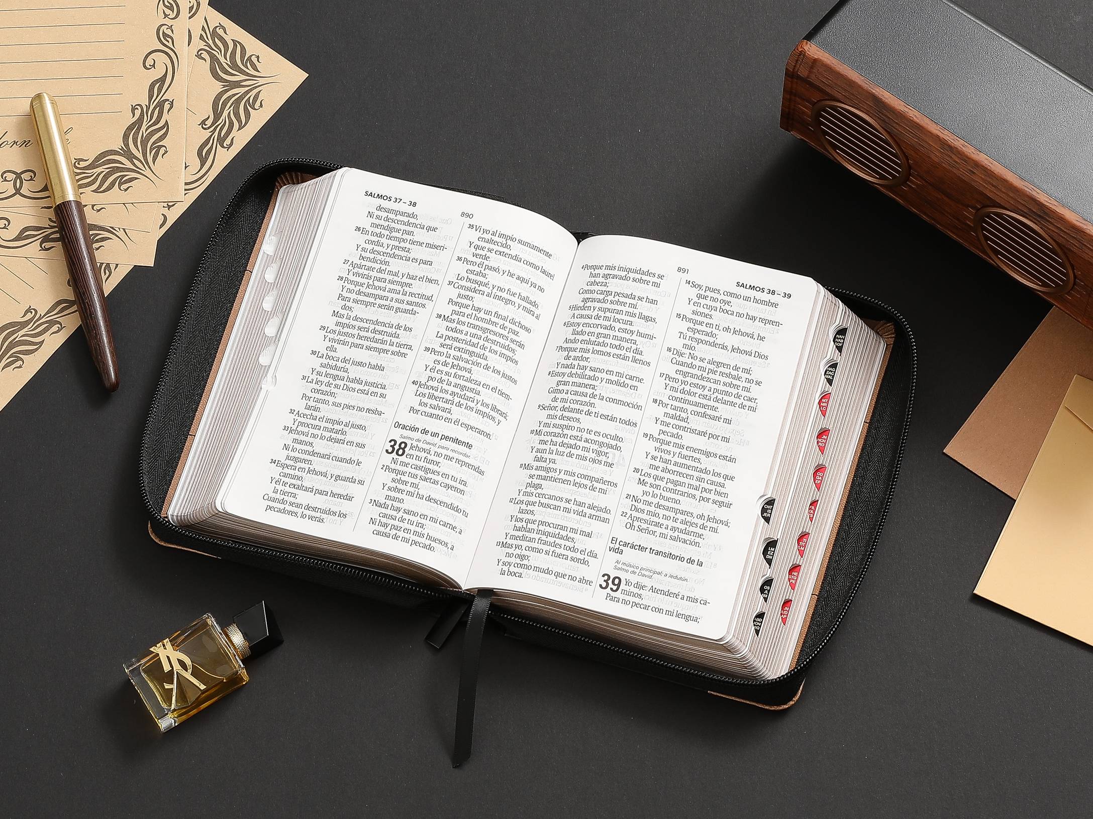 Biblia RVR60 Tamaño compacto Letra Grande 12 puntos i/piel bicolor negro/café - Imagen 3