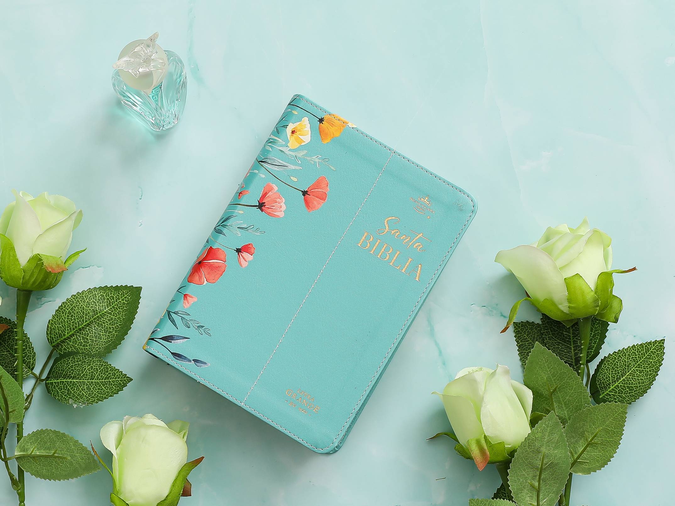 Biblia RVR60 Tamaño Compacto Letra Grande 12 puntos i/piel Flores Turquesa canto pintado - Imagen 2
