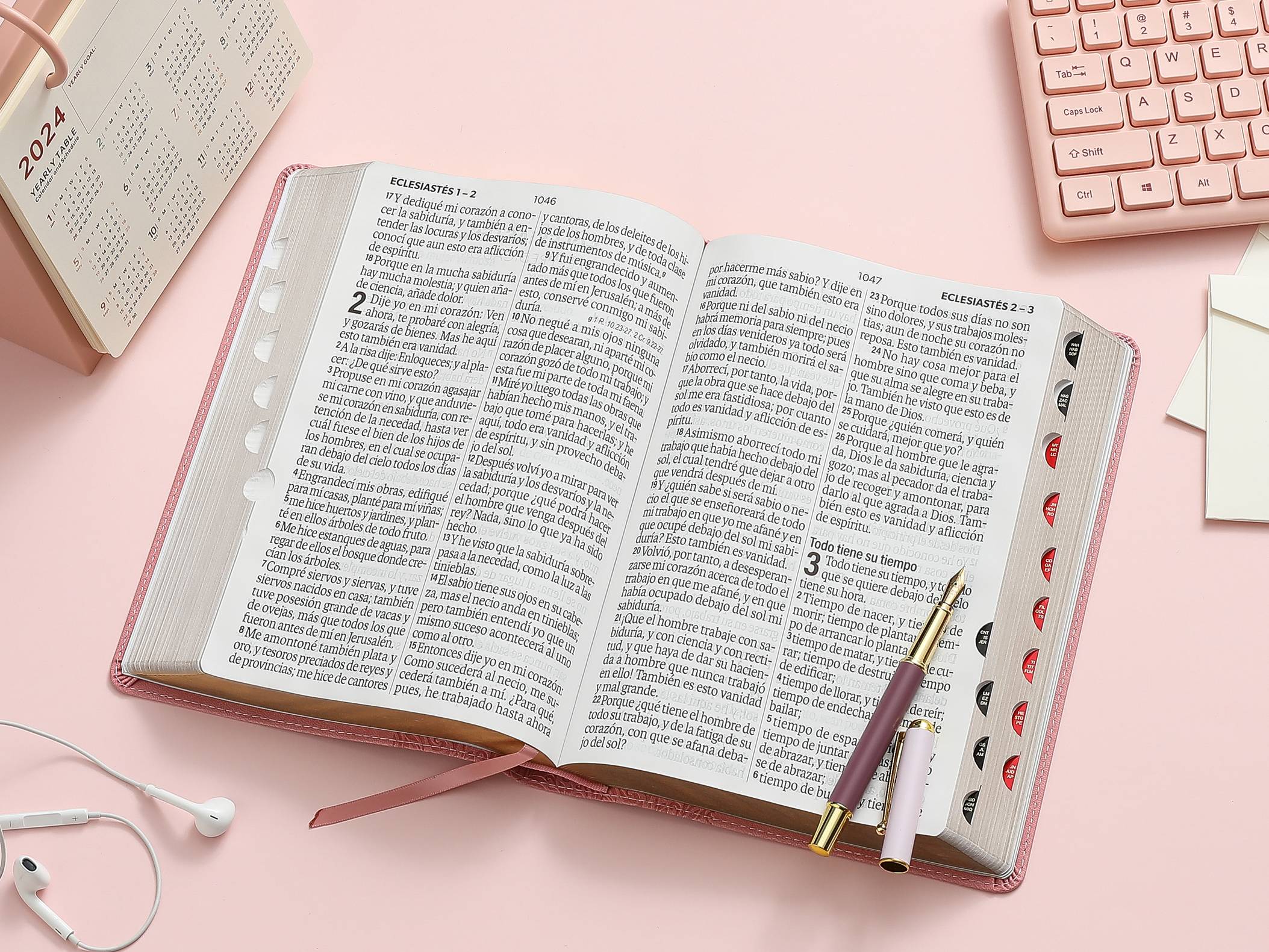 Biblia RVR60 Letra Súper Gigante 19 puntos i/piel Rosa Floral con índice - Imagen 5