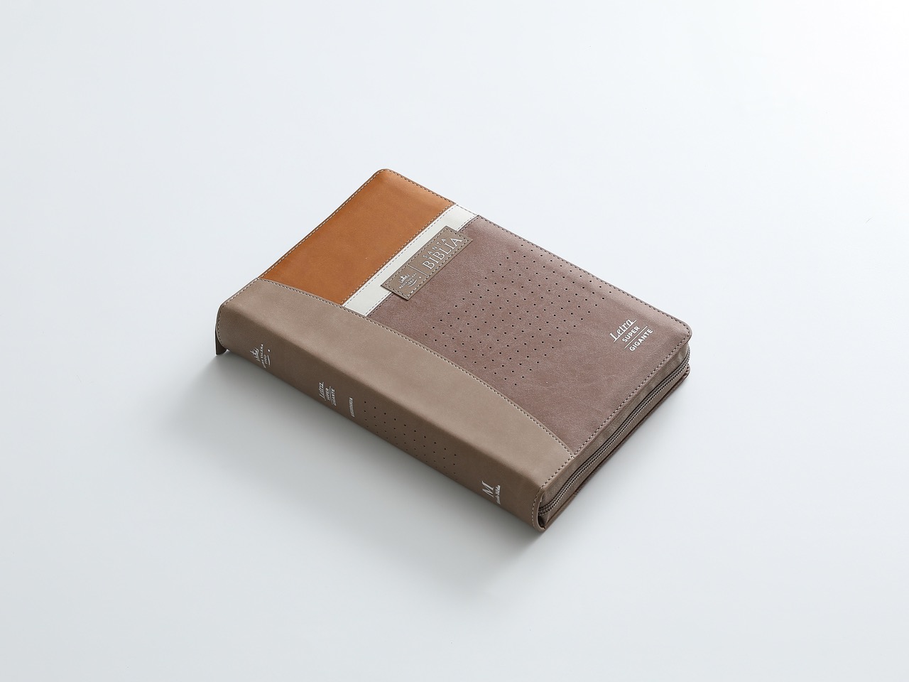 Biblia RVR60 Letra Súper Gigante 19 pts Café Piel Cierre Índice - Imagen 5