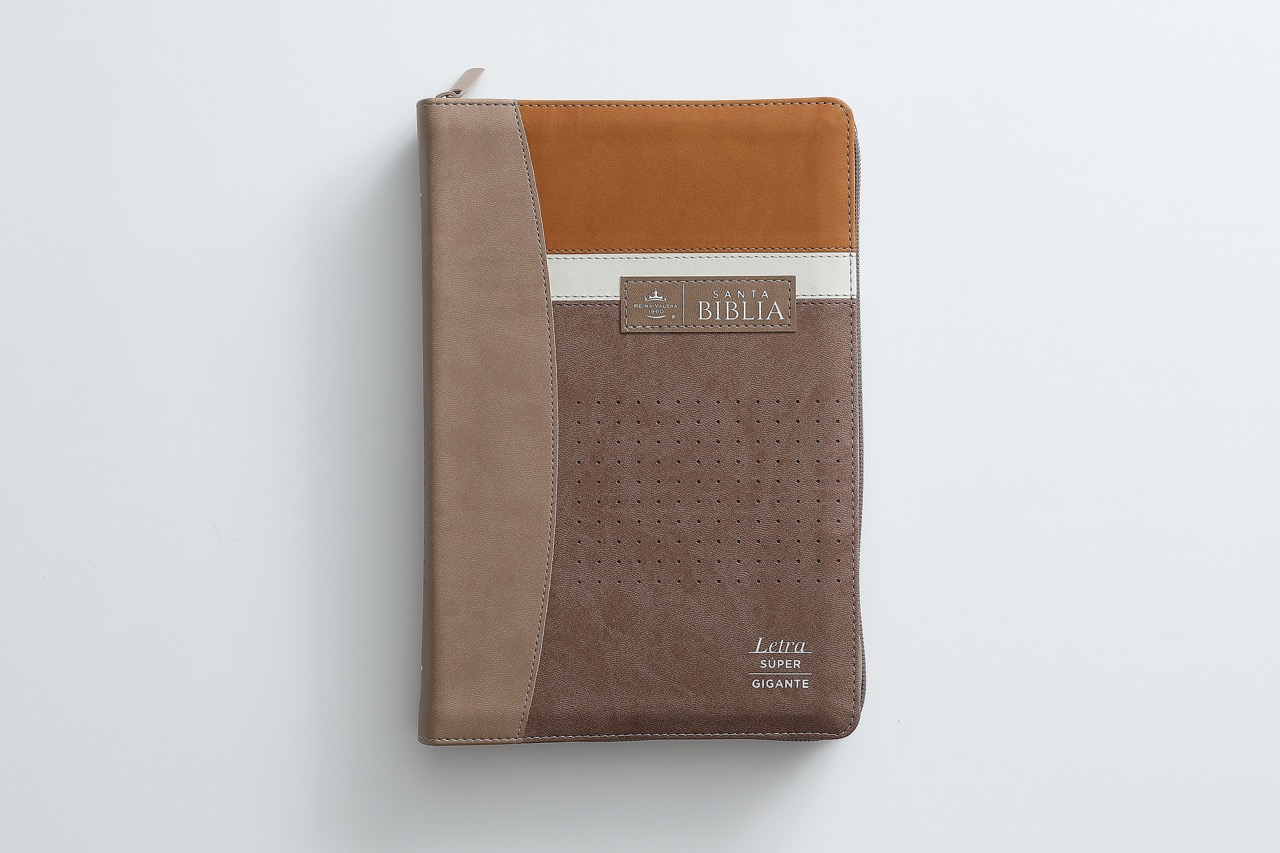 Biblia RVR60 Letra Súper Gigante 19 pts Café Piel Cierre Índice - Imagen 6