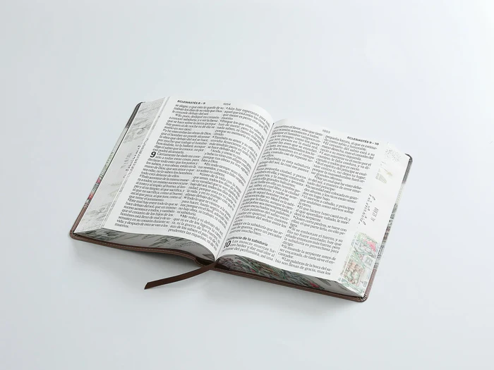 Biblia Letra Súper Gigante 19 puntos Mediana RV1960 imit piel floral marrón y canto con mensaje - Yo y mi casa - Imagen 9