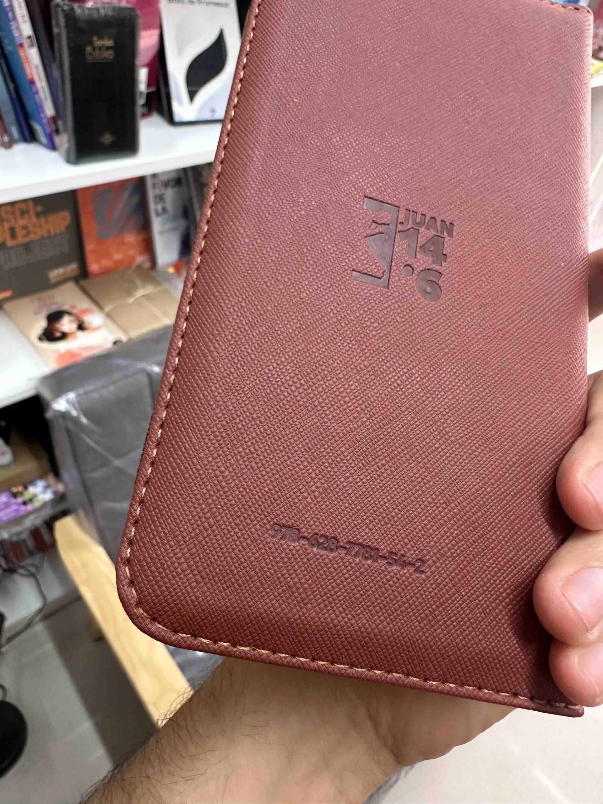 Biblia Reina Valera 1960 Tipo Agenda Café para Hombres – Chequera - Canto Dorado QR - Imagen 7