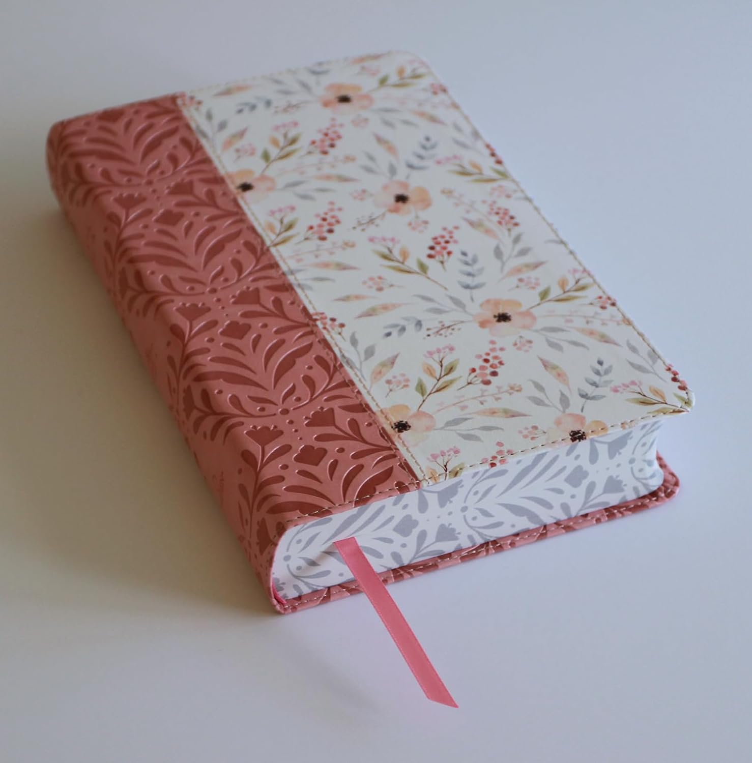 Biblia RVR60 Rosada Flores Letra Gigante Imitacion Piel Canto Pintado - Imagen 3