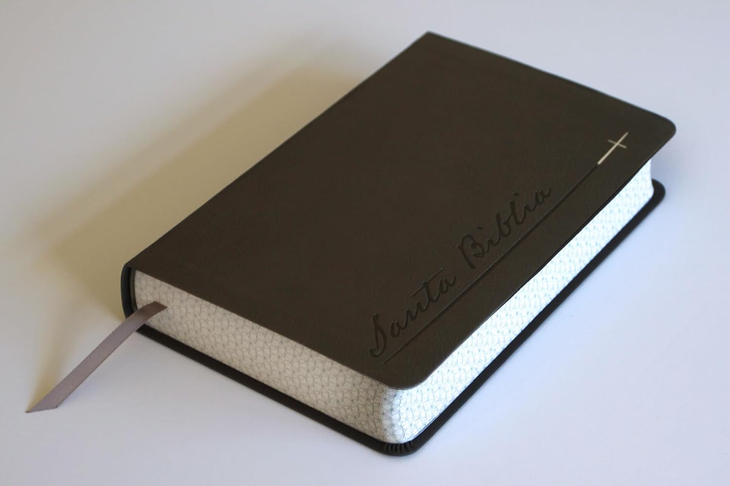 Biblia RVR60 Gris Letra Gigante Imitacion Piel Cantos Pintado - Imagen 4