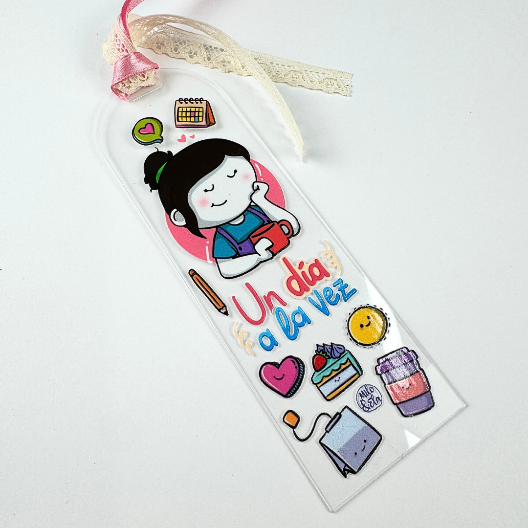 Separador de libros acrílico – Un día a la vez 🌸📖 - Imagen 2