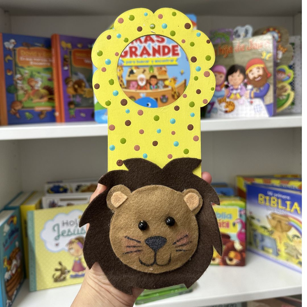 Cuelga Puerta Infantil León – Detalle decorativo - Imagen 2