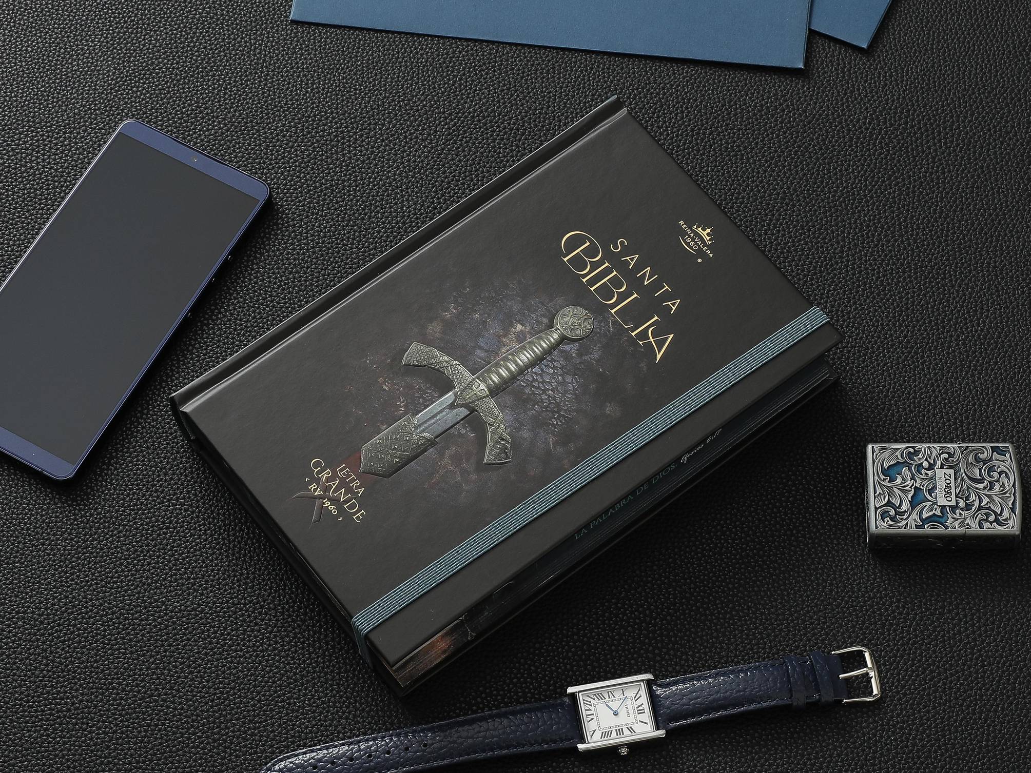 Biblia RVR60 Tamaño manual Letra Grande 12 puntos Tapa dura con elástico Espada - Imagen 11