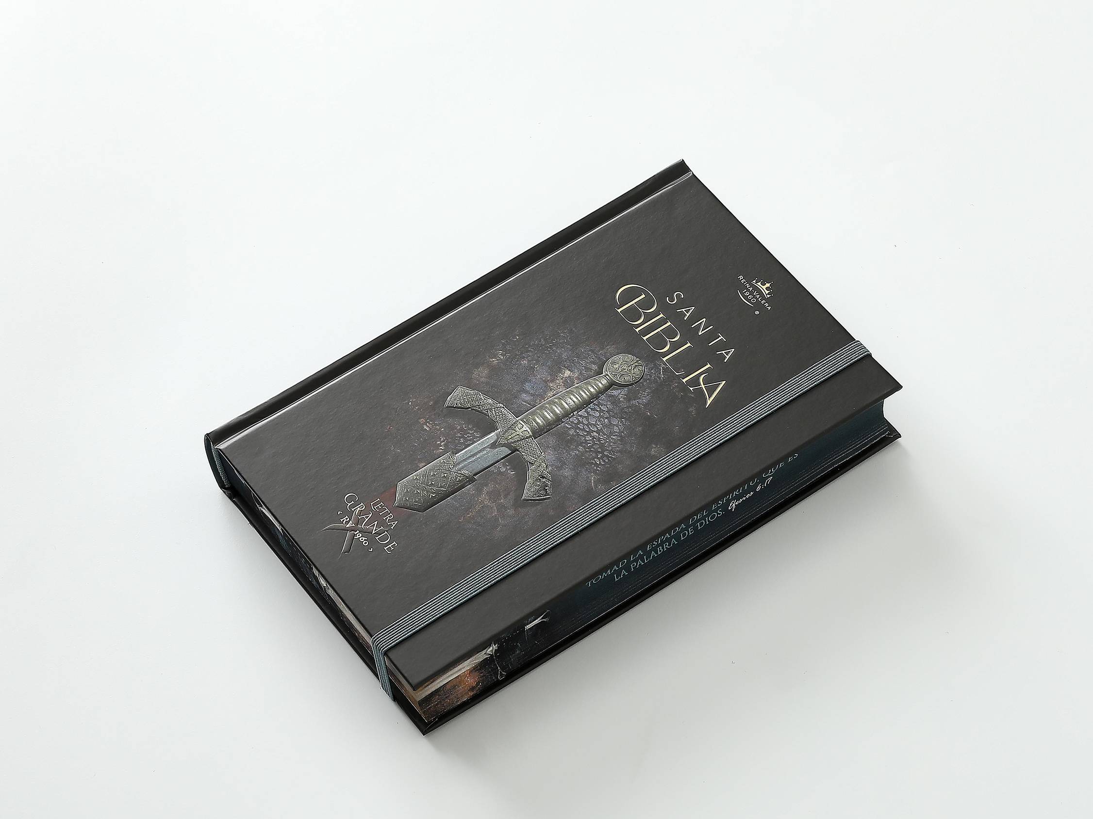 Biblia RVR60 Tamaño manual Letra Grande 12 puntos Tapa dura con elástico Espada - Imagen 7