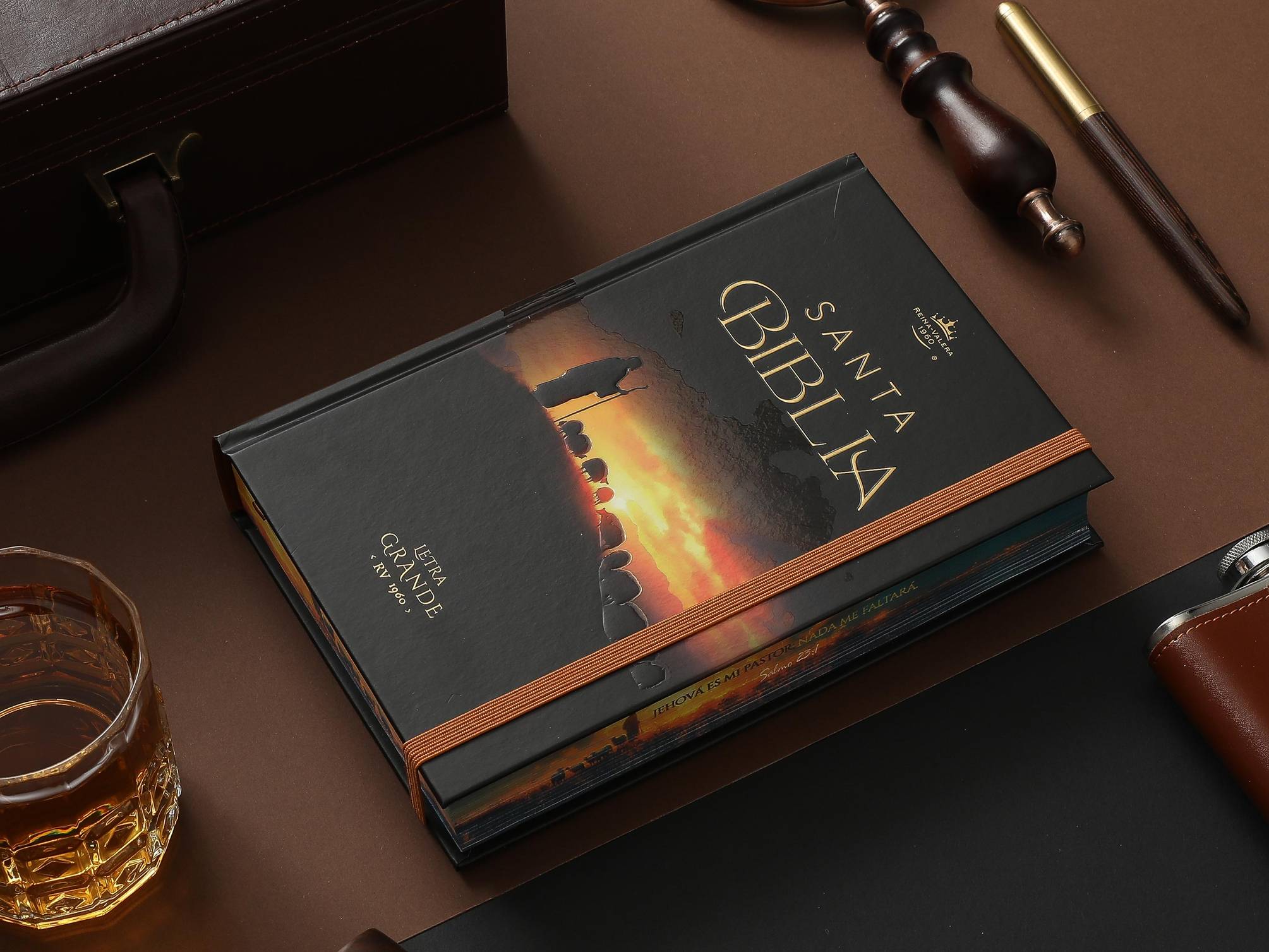 Biblia RVR60 Letra Grande 12 pts Tapa dura Pastor con elástico - Imagen 11