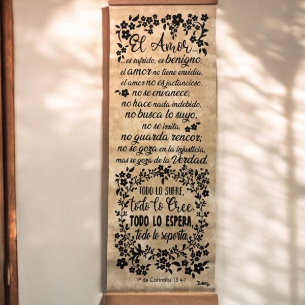 Pergamino Decorativo “1 Corintios 13:4-7” – El Amor