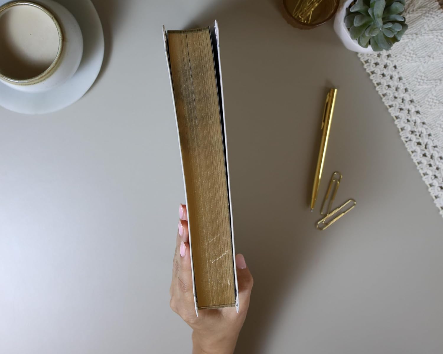 Biblia RVR60 Promesas Devocional Virtuosas Crema Letra Gigante Piel - Imagen 6