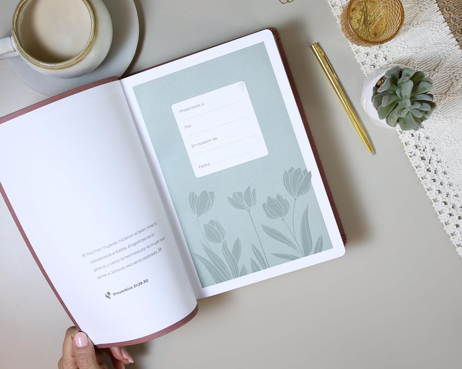 Biblia de Promesas RVR 1960 Devocional Virtuosa Letra Gigante Piel especial Rosa - Imagen 8