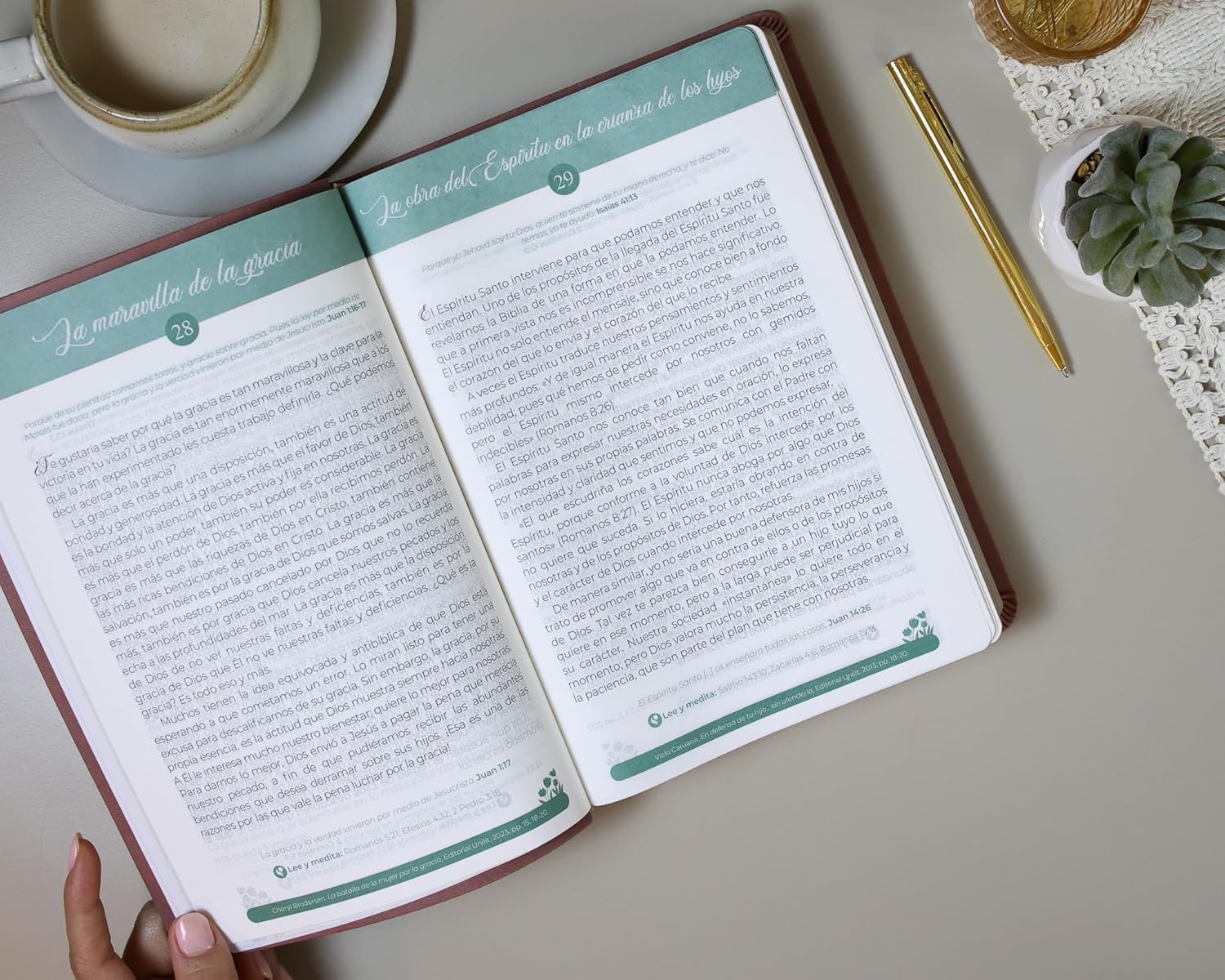 Biblia de Promesas RVR 1960 Devocional Virtuosa Letra Gigante Piel especial Rosa - Imagen 7