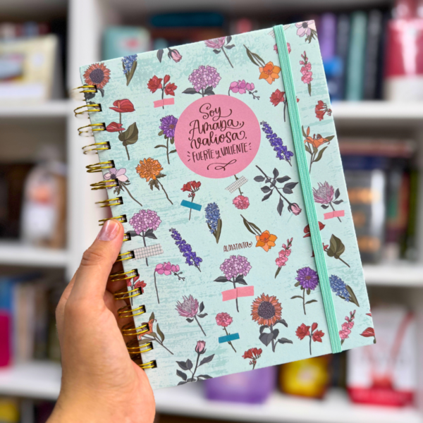 Soy amada, valiosa, fuerte y valiente - 🌸 Cuaderno Mediano de Rayas - (100 hojas)