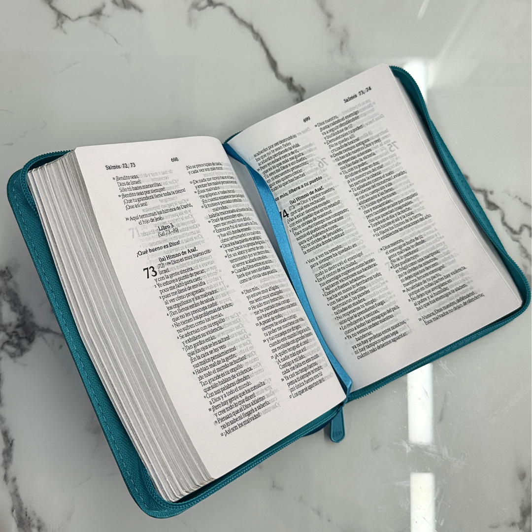 Biblia Traducción en Lenguaje Actual (TLA) Mediana Azul cierre - Imagen 8