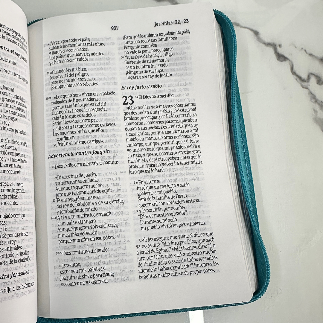 Biblia Traducción en Lenguaje Actual (TLA) Mediana Azul cierre - Imagen 9