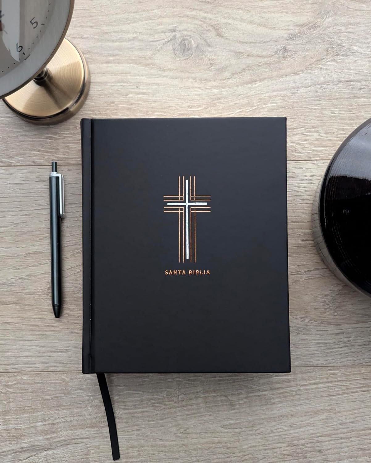 Biblia de margen amplio NTV con Filament Tapa dura de SentiPiel Cruz - Imagen 4