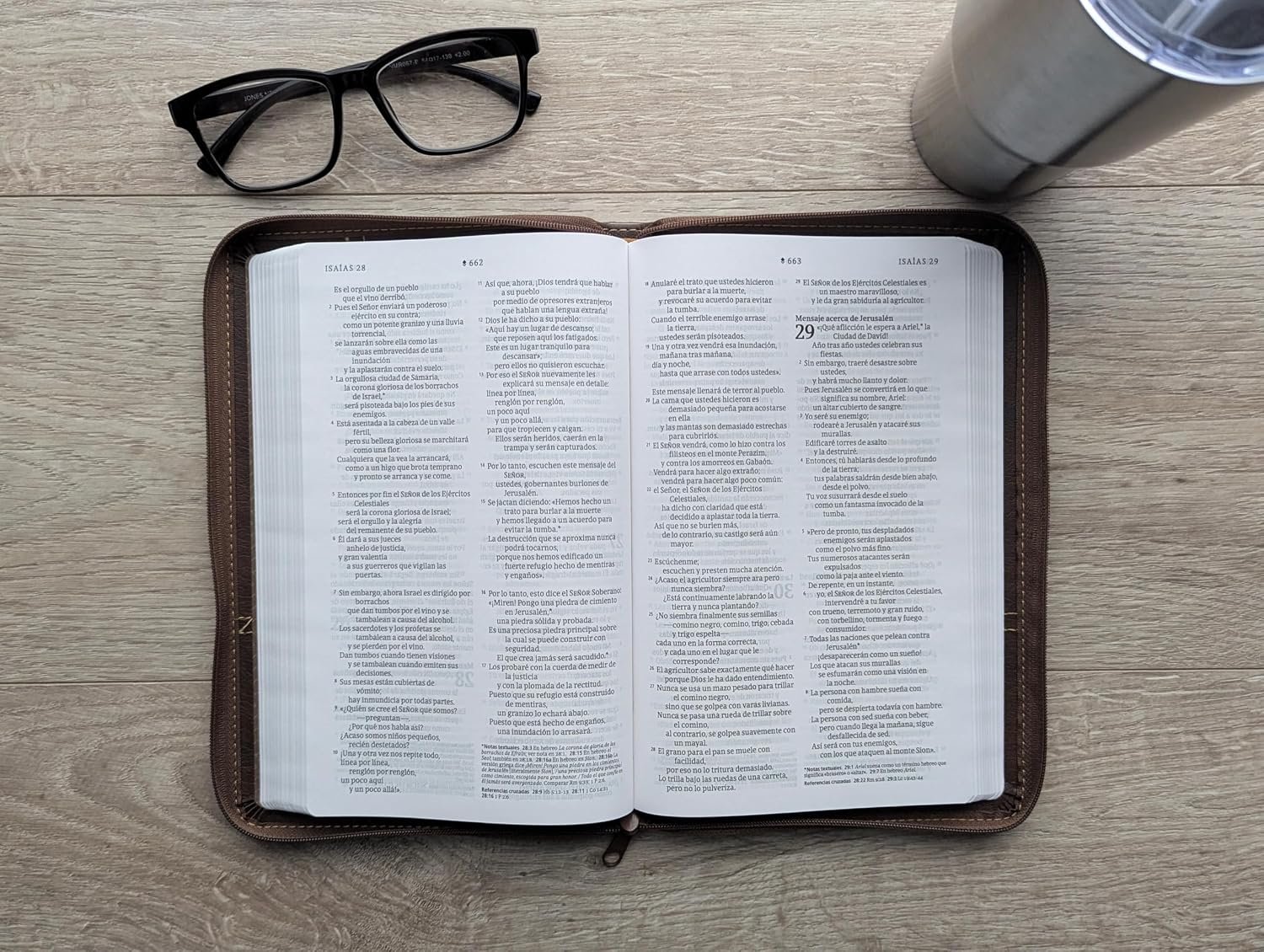 Biblia ultrafina NTV de zíper con Filament SentiPiel Café rústico Letra Roja - Imagen 6