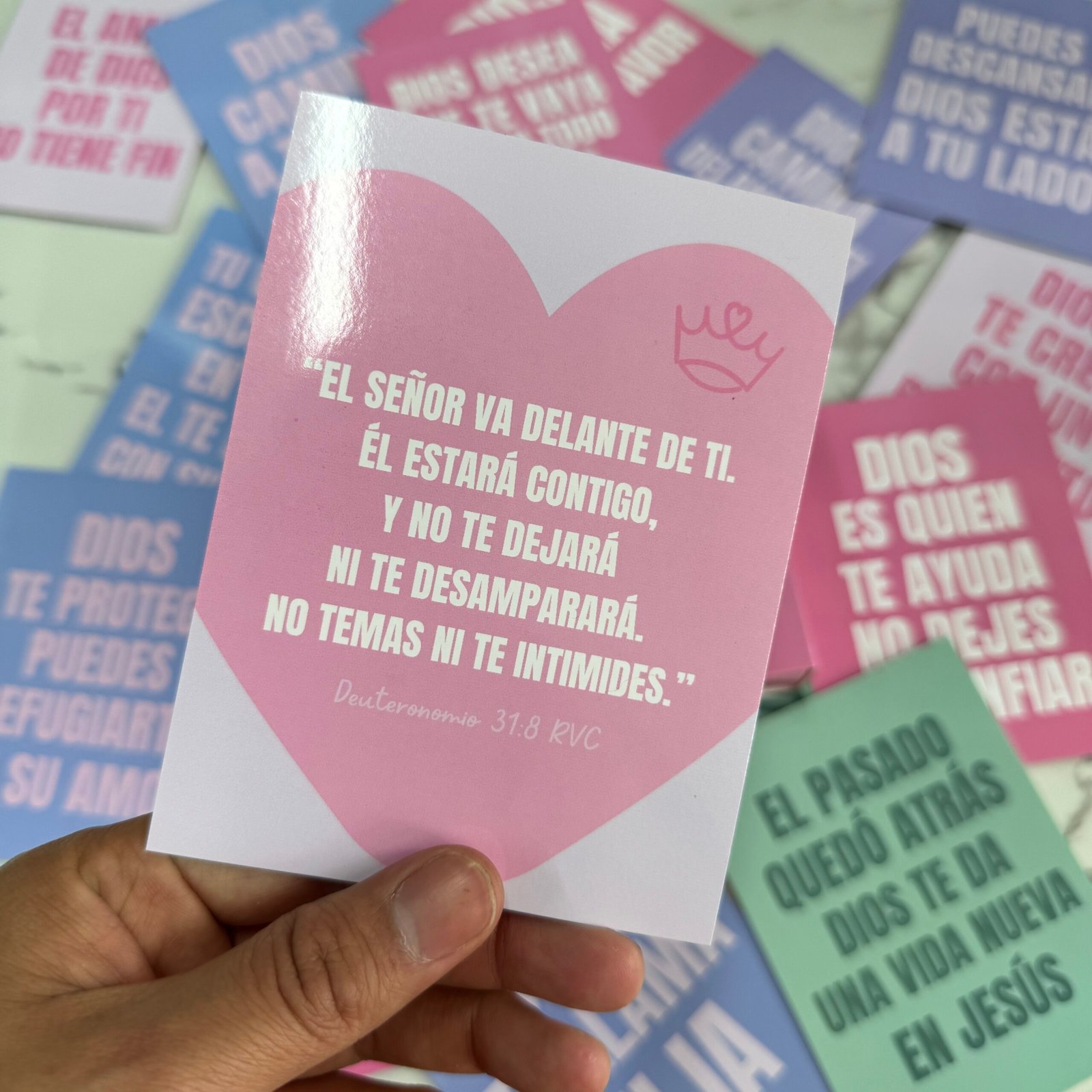 Caja de 37 Promesas “Dios Te Ama” - Corazón de Hija - Imagen 7