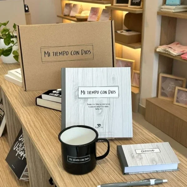 Kit Mi tiempo con Dios -  Hombres - Caja de Regalo, Café, Lapicero, Taza peltre, Libreta pequeña, Cuaderno - PaperInk